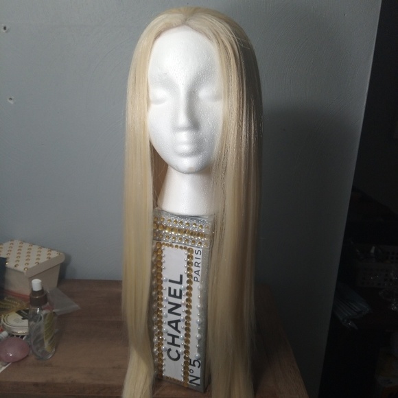 Blonde Synthetic Human Hair 30 inch Lace Front Wig - Picture 2 of 8